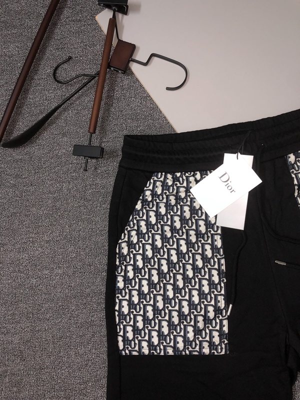 ブランドハーフパンツ側面デザイン